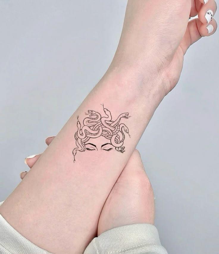 Medusa + Snakes