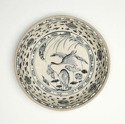 Dish with design of two water birds, 15th century Vietnam