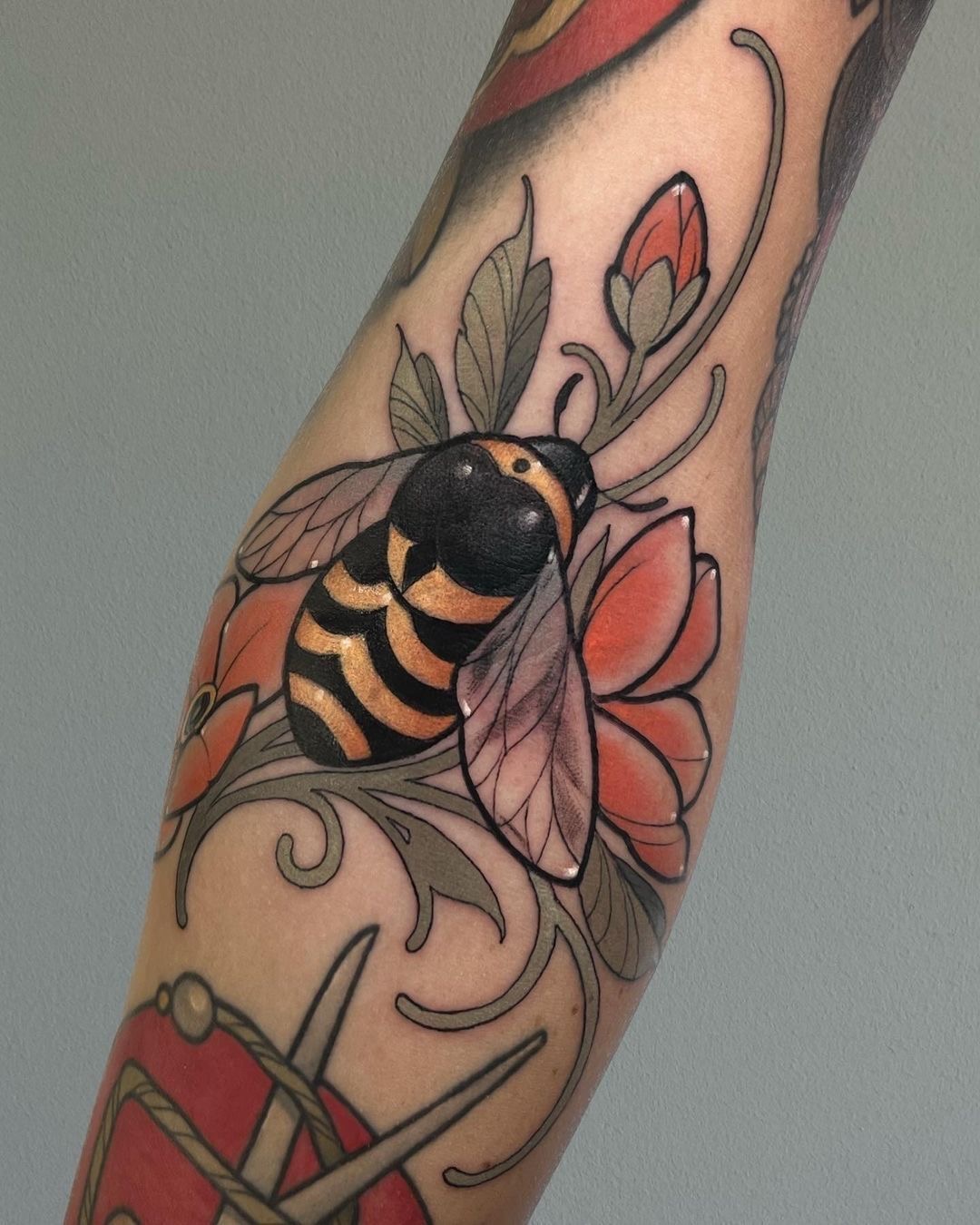 Reasons why you can get a vintage bee tattoo?